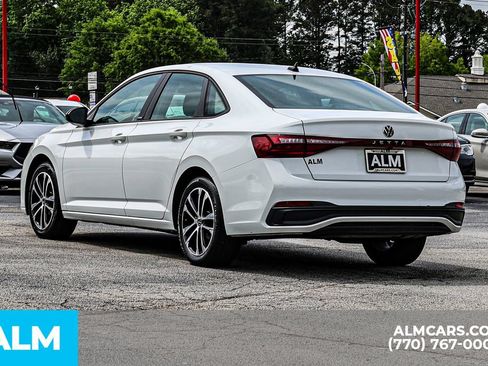 Used 2025 Volkswagen Jetta Sport FWD image 6