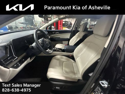 Certified 2025 Kia Sportage EX AWD/4WD image 4