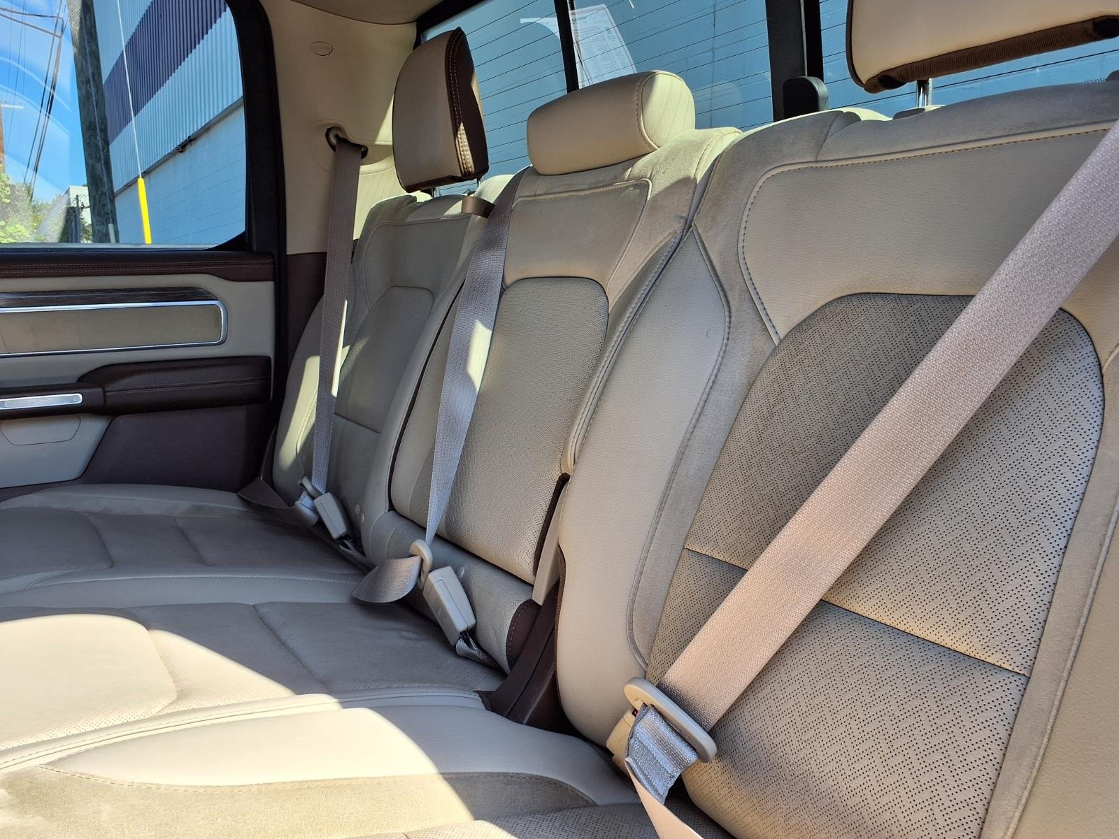 Used 2019 RAM 1500 Laramie AWD/4WD image 7