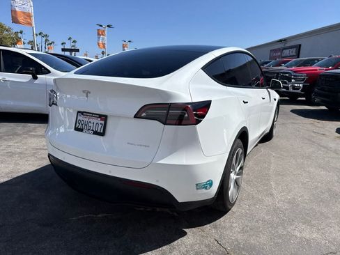 Used 2022 Tesla Model Y Long Range AWD/4WD image 21