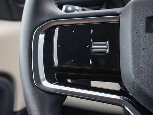 Used 2025 Land Rover Discovery Sport S image 34