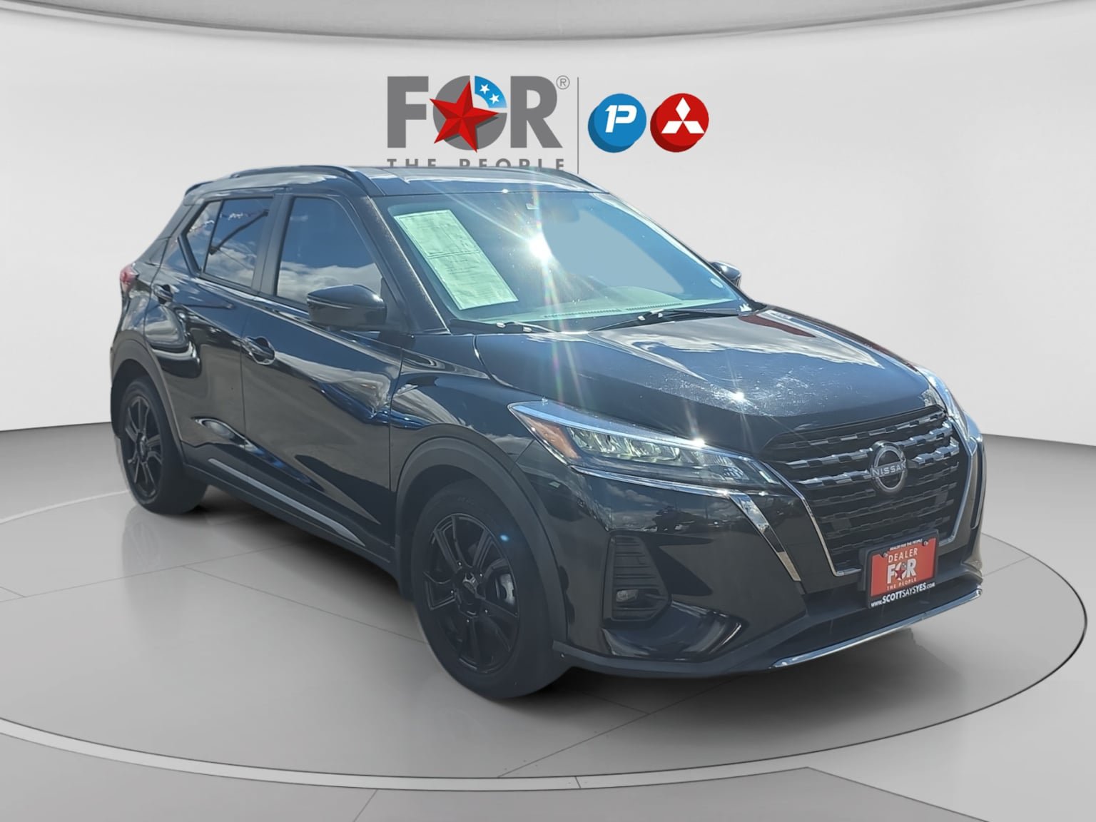 Used 2023 Nissan Kicks SR w/ SR Premium Package FWD image 7