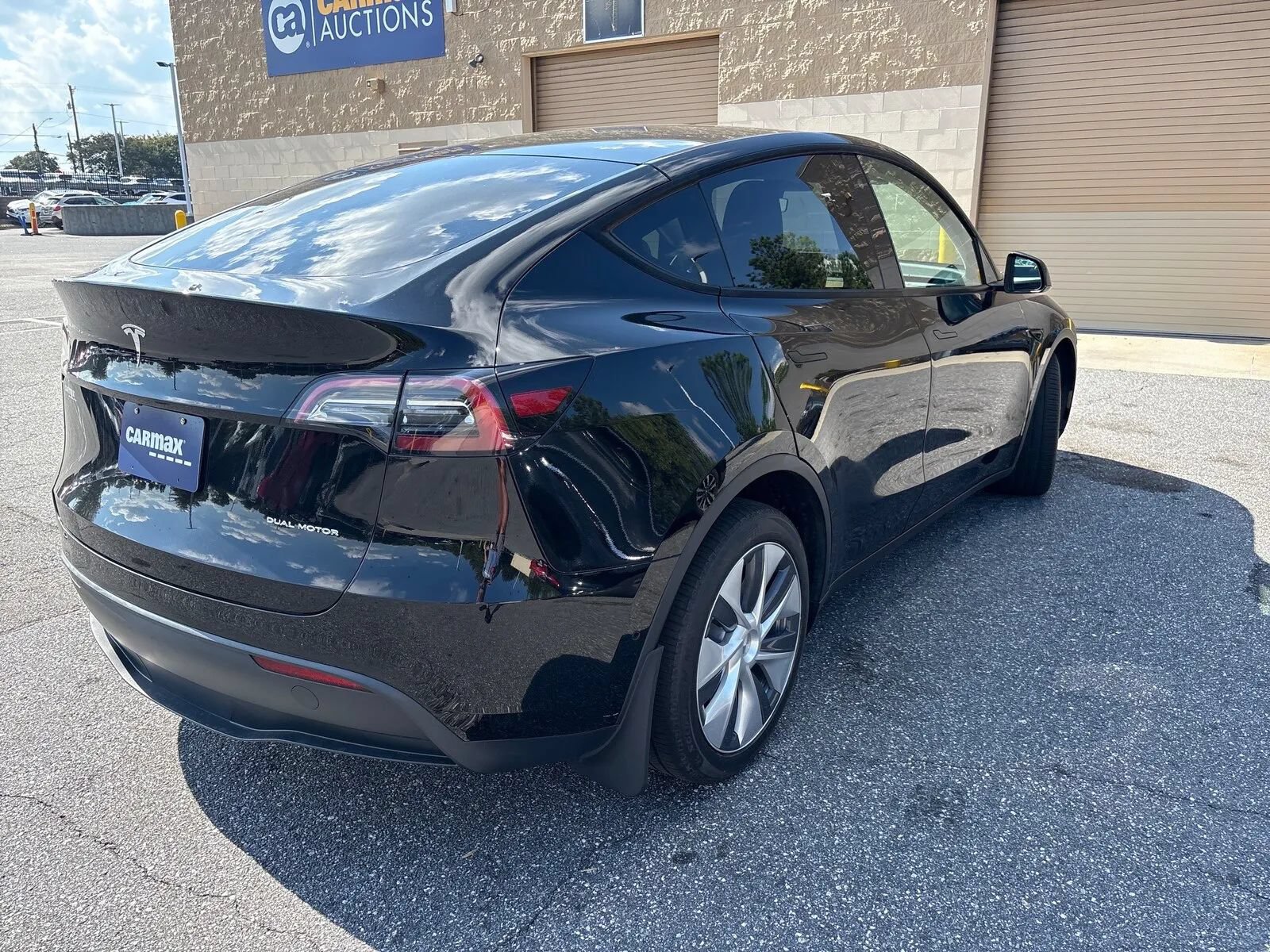 Used 2021 Tesla Model Y Long Range AWD/4WD image 2