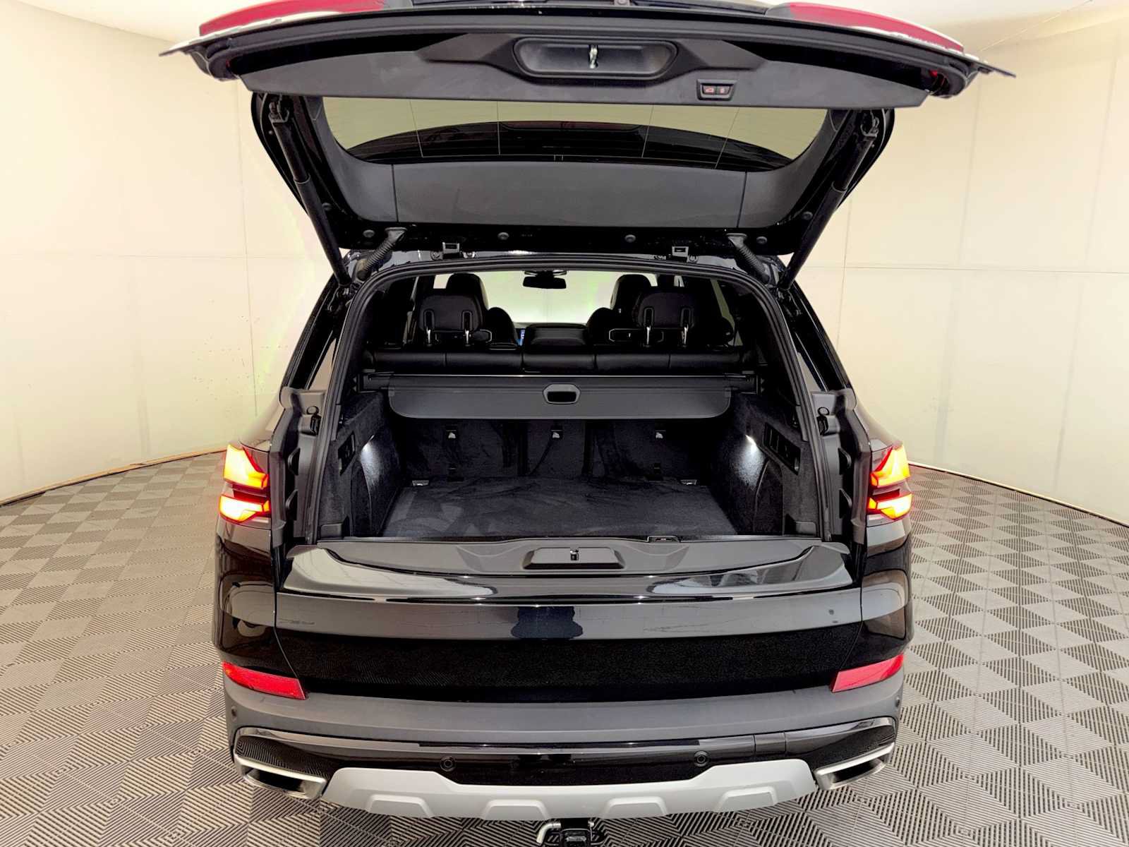 Used 2024 BMW X5 xDrive40i w/ Premium Package AWD/4WD image 22