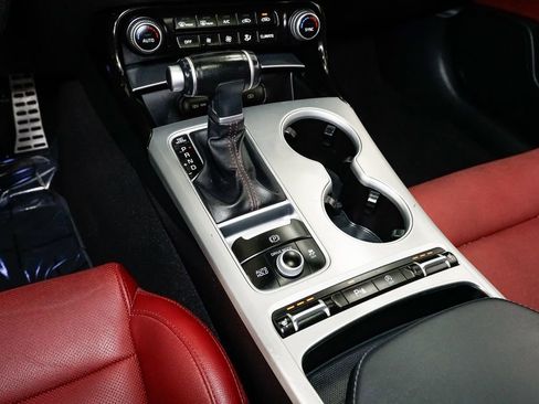 Used 2018 Kia Stinger GT1 image 25