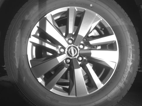 Used 2025 Nissan Pathfinder SV image 14