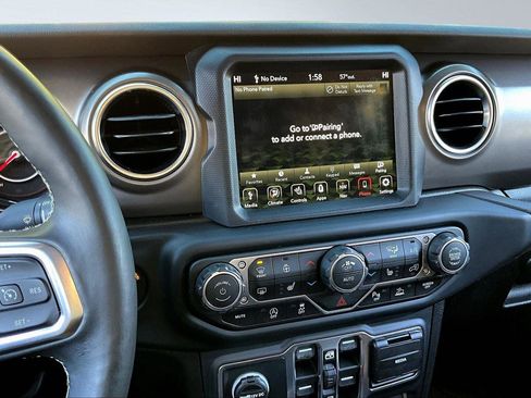 Used 2020 Jeep Gladiator Rubicon image 7