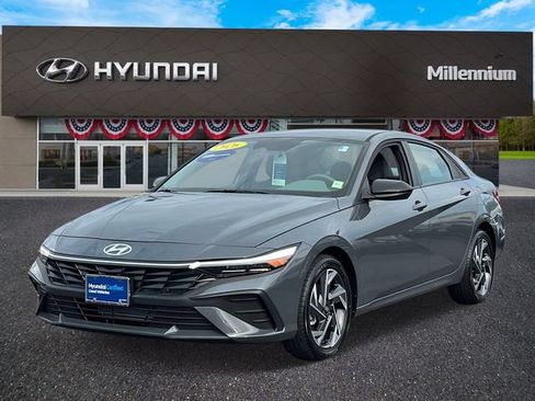 Certified 2025 Hyundai Elantra Sport FWD image 4