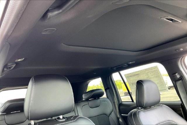 New 2026 Jeep Grand Cherokee 4WD image 30