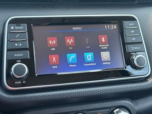 Certified 2025 Nissan Kicks Play S image 29