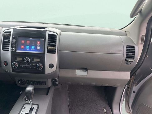 Used 2020 Nissan Frontier SV AWD/4WD image 10