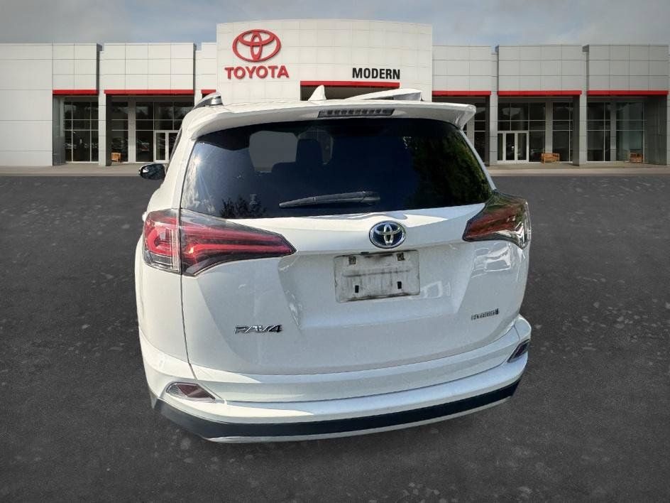 Used 2018 Toyota RAV4 LE AWD/4WD image 15