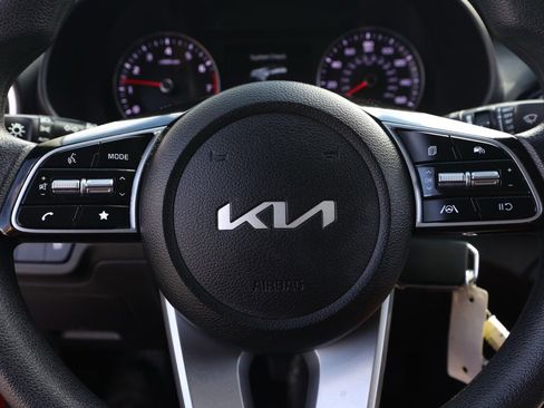 Used 2023 Kia Forte LXS image 24