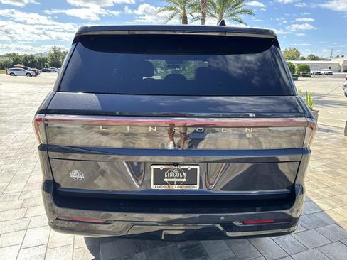 New 2025 Lincoln Navigator Reserve w/ Jet Appearance Package image 3