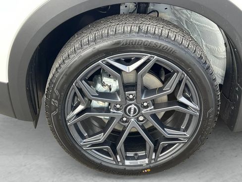 New 2026 Nissan Kicks SR FWD image 24
