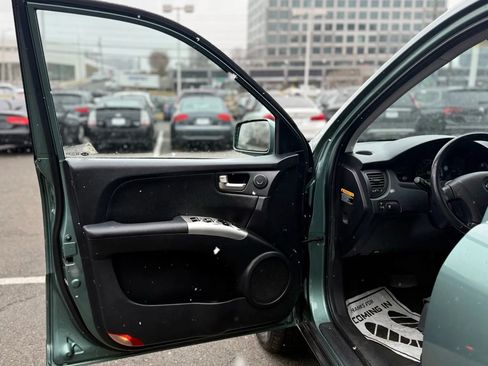 Used 2005 Kia Sportage EX image 9