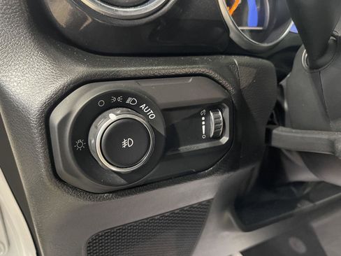 Used 2023 Jeep Wrangler Unlimited Sahara image 13