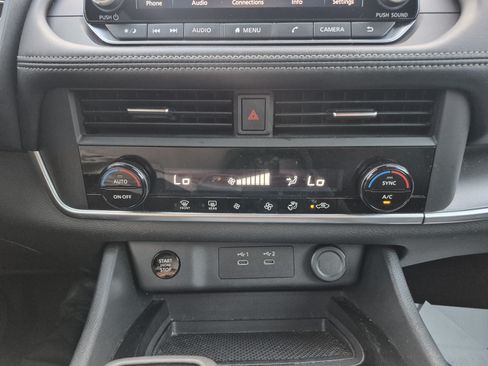 Used 2024 Nissan Rogue SV AWD/4WD image 30