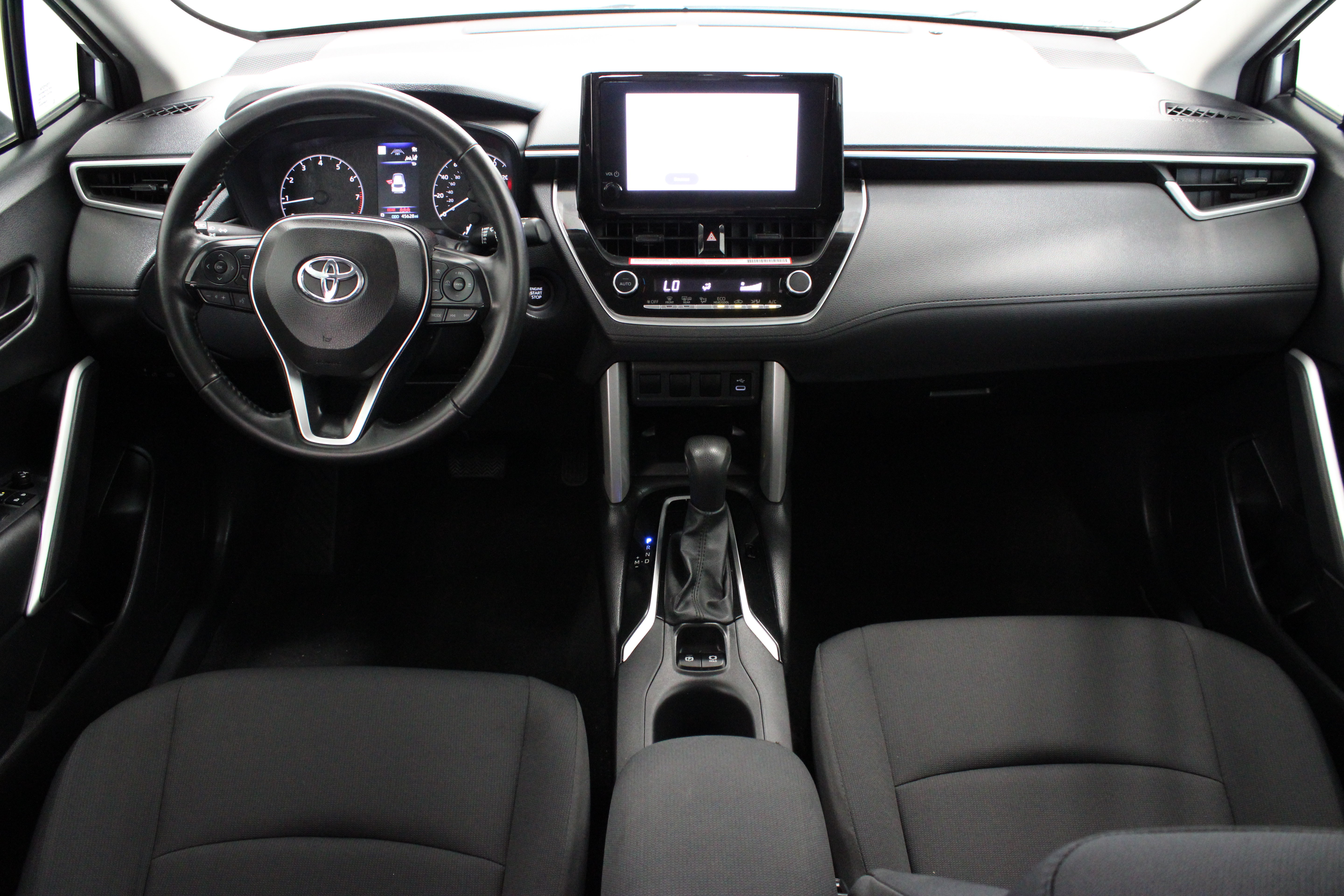 Used 2024 Toyota Corolla Cross LE FWD image 28