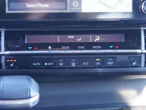 Used 2023 Toyota Sienna XSE image 27