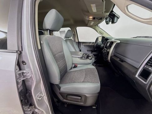 Used 2019 RAM 1500 Classic SLT w/ Luxury Group image 25