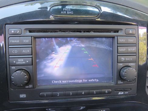 Used 2011 Nissan Juke SL AWD/4WD image 18