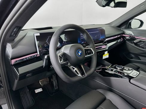 New 2026 BMW 550e xDrive image 9