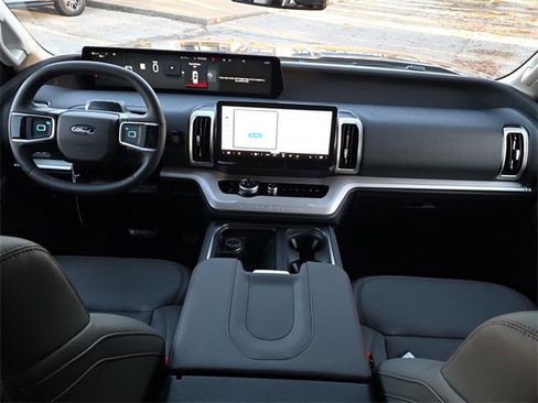 New 2025 Ford Expedition Active image 11