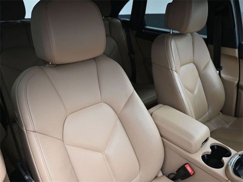 Used 2022 Porsche Macan image 42