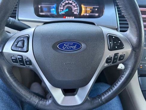 Used 2013 Ford Taurus SEL image 40