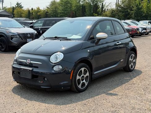 Used 2018 FIAT 500 e FWD image 2