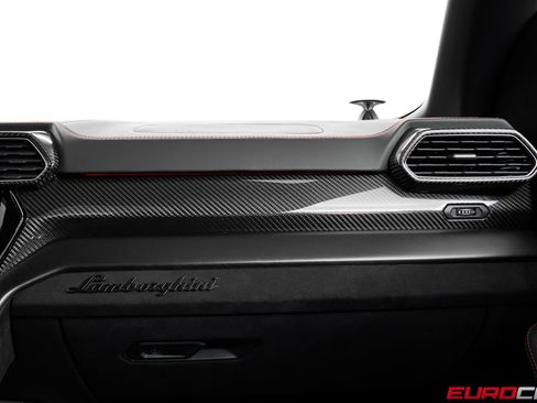 Used 2023 Lamborghini Urus Performante AWD/4WD image 38