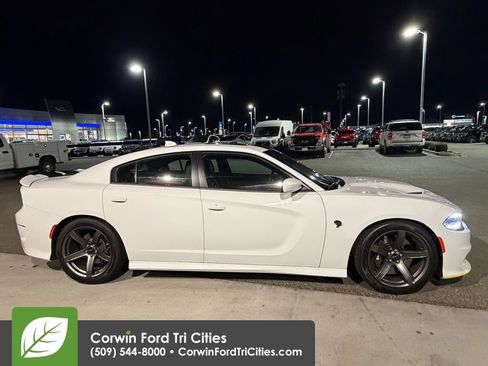 Used 2018 Dodge Charger SRT Hellcat w/ Harman/Kardon Audio Group image 9