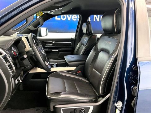 Used 2019 RAM 1500 Laramie AWD/4WD image 10