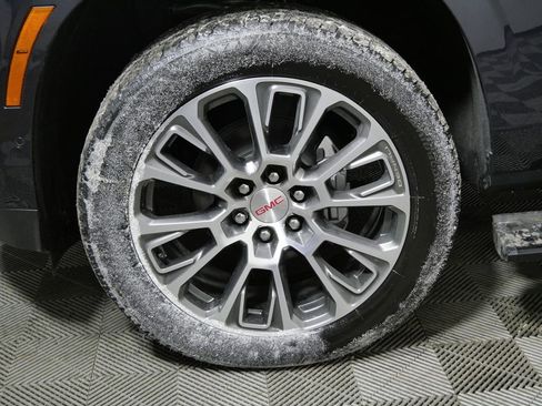 New 2026 GMC Yukon XL Denali w/ Denali Reserve Package image 11