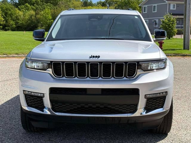 Used 2023 Jeep Grand Cherokee L Limited AWD/4WD image 9