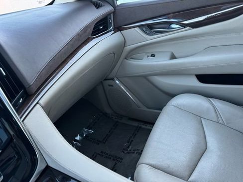 Used 2016 Cadillac Escalade ESV Luxury image 26