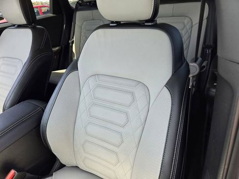 Used 2024 Ford Escape SE w/ PHEV Premium Package FWD image 16