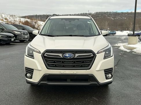 Certified 2022 Subaru Forester Limited image 2
