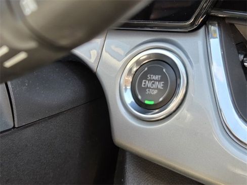 Used 2025 Chevrolet Trax LT w/ LT Convenience Package image 34