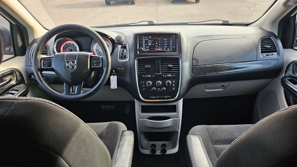 Used 2019 Dodge Grand Caravan SE FWD image 29