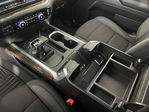 Used 2025 GMC Sierra 1500 Elevation image 24