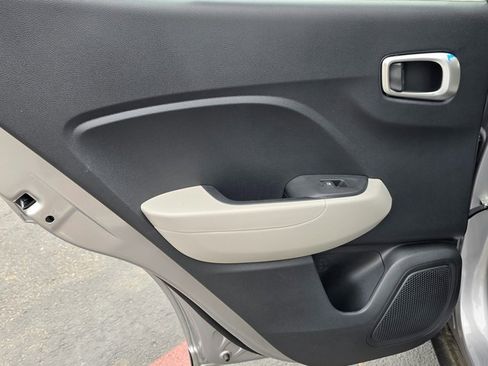 New 2025 Hyundai Venue SEL image 21