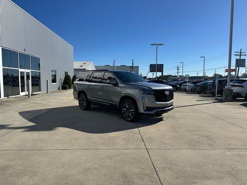 Used 2023 Cadillac Escalade Sport Platinum w/ Heavy-Duty Trailer Package image 5