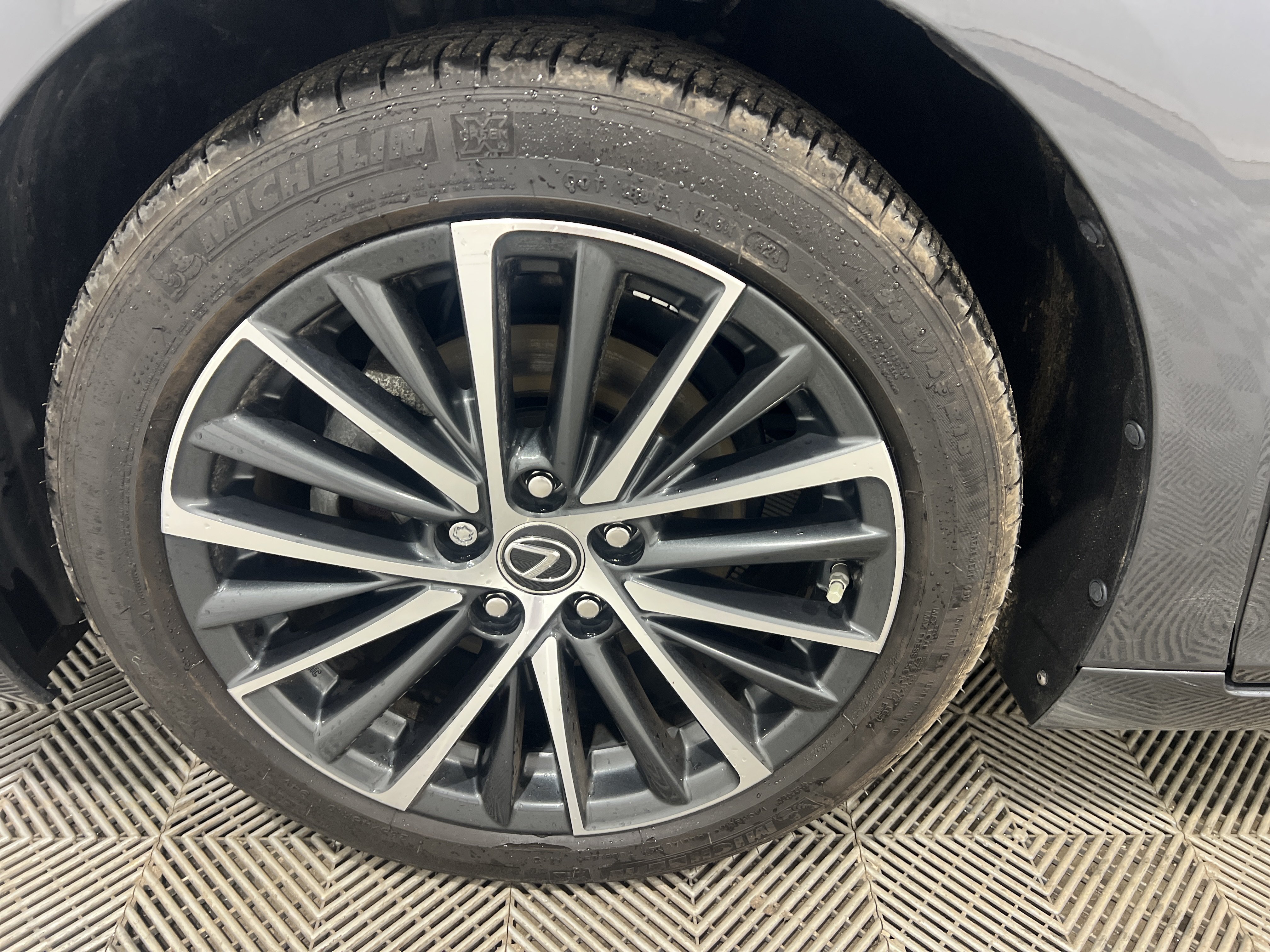 Used 2024 Lexus ES 300h FWD image 5