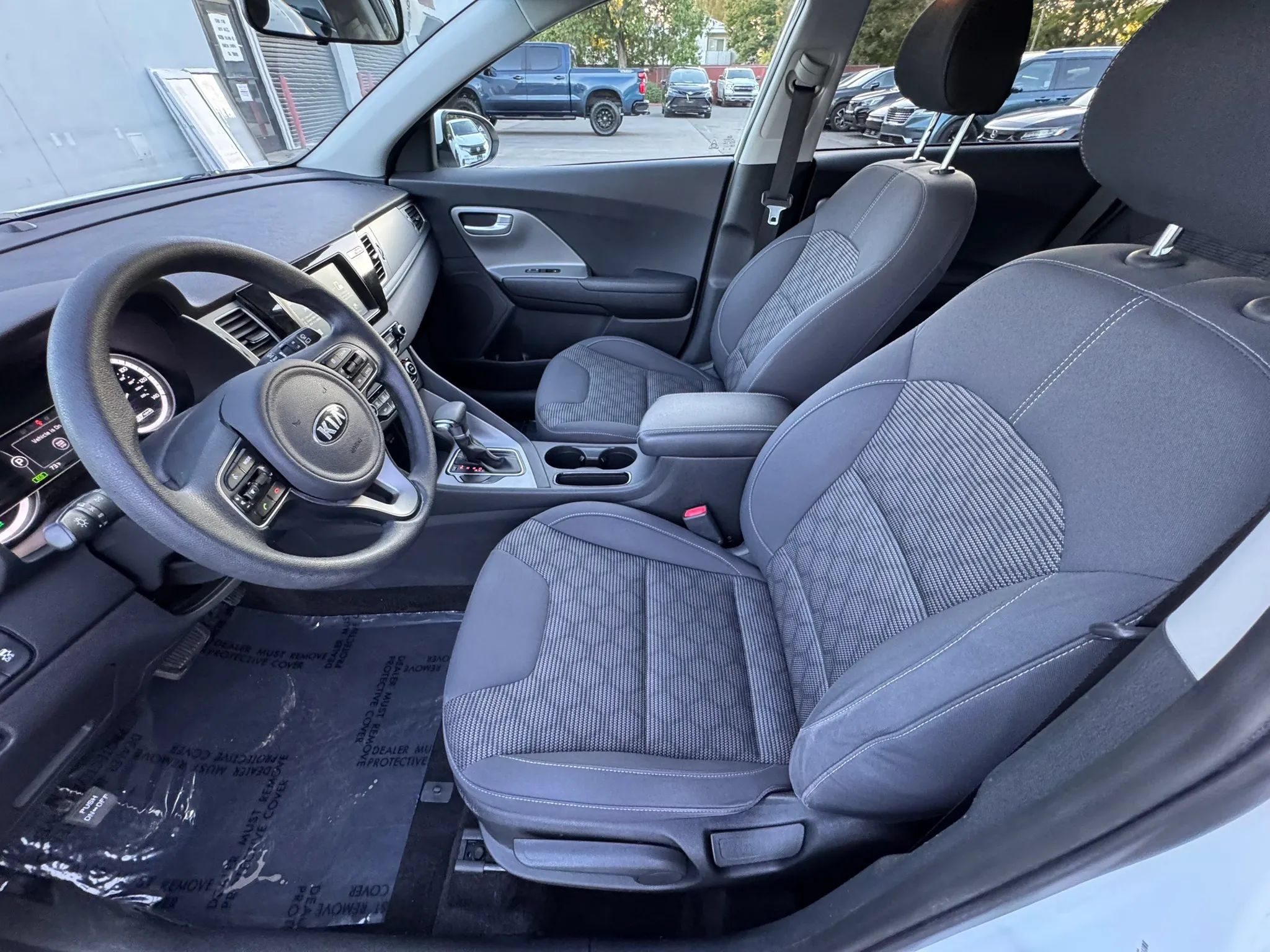 Used 2018 Kia Niro LX FWD image 11