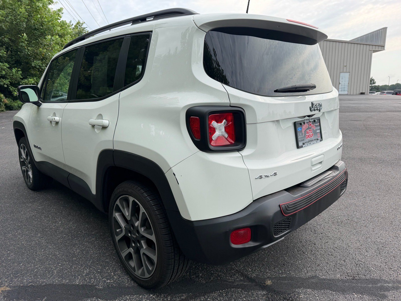 Used 2022 Jeep Renegade Limited w/ Sun, Sound & Wheels Group AWD/4WD image 12