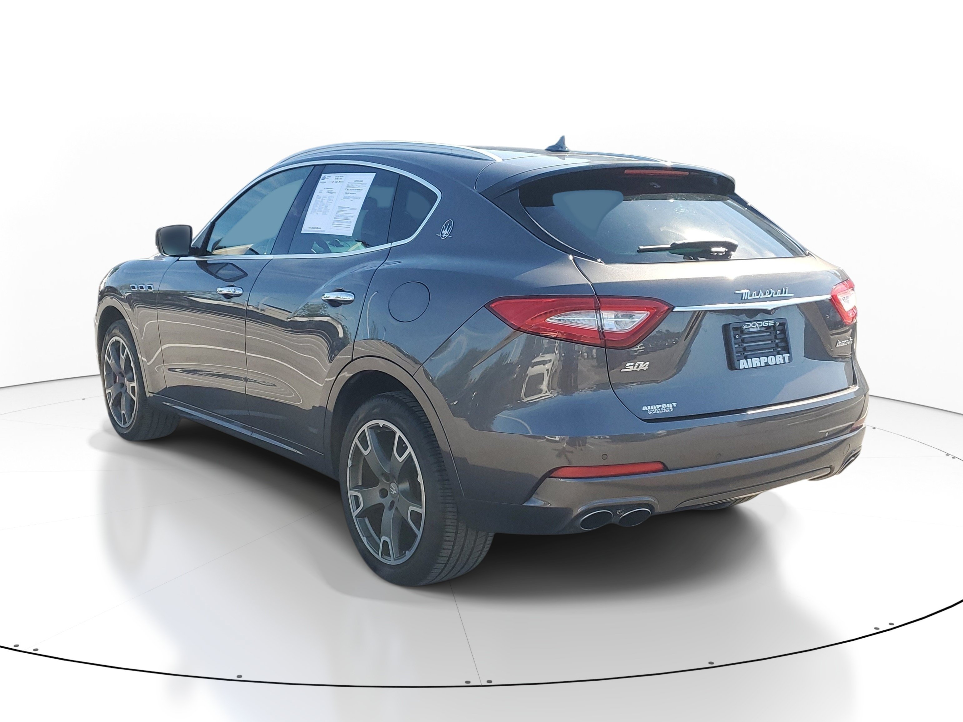 Used 2017 Maserati Levante S AWD/4WD image 5
