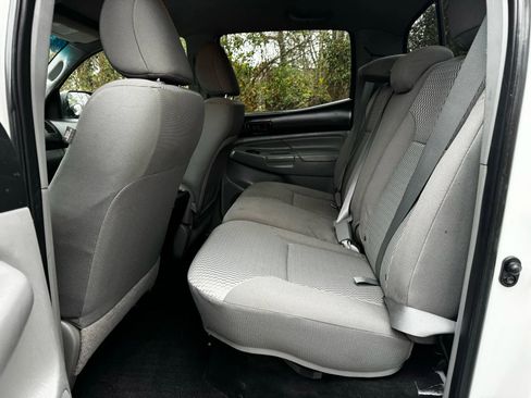 Used 2014 Toyota Tacoma PreRunner image 16