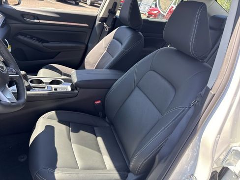 New 2025 Nissan Altima 2.5 SL image 9